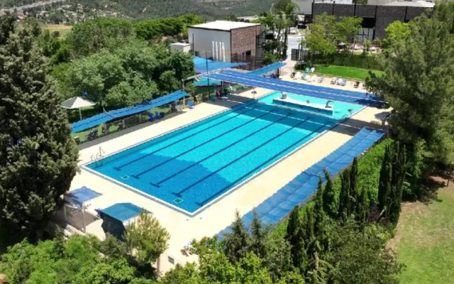 Shoresh Green Hills Family Suites Hotel