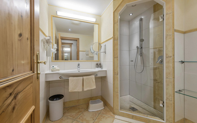 ASTER Boutique Hotel & Chalets