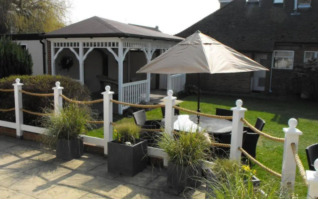 Beachlands Hotel