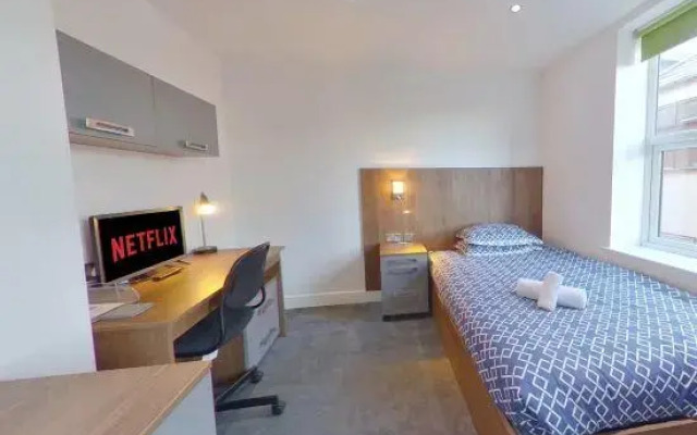 CovStays – Victoria House - Deluxe Studios in Coventry City Centre