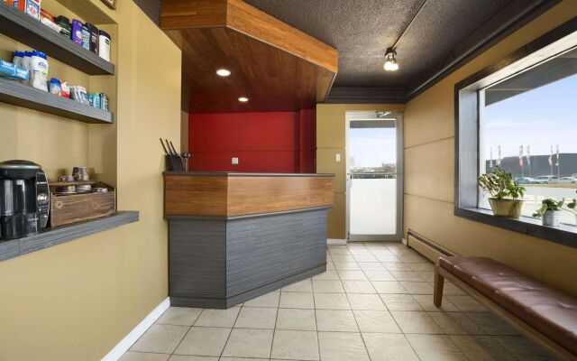 Knights Inn Edmonton South