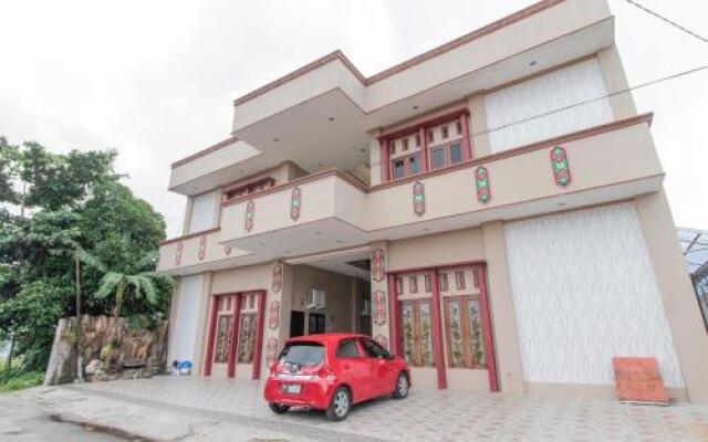 RedDoorz Plus near Mega Town Square