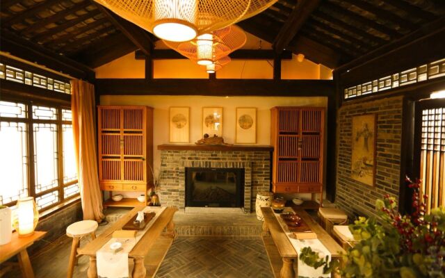 Lijiang Starlight Snow Mountain Hotel