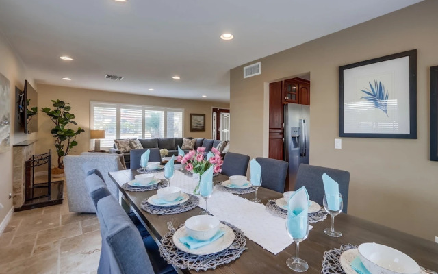 Beautiful Backyard Oasis 5 bedroom 3 Bathroom Home