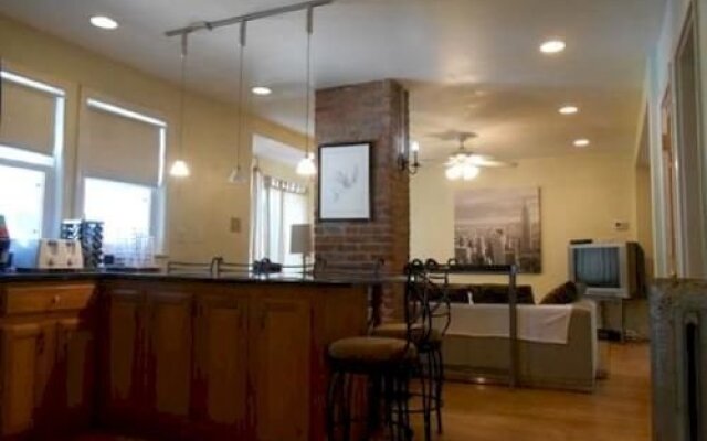 Holman Street Apartment