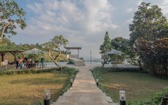 RedDoorz Resort @ Lembang 2