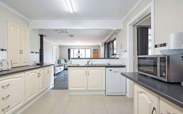 Villa Scalzi - 4-Bed Getaway