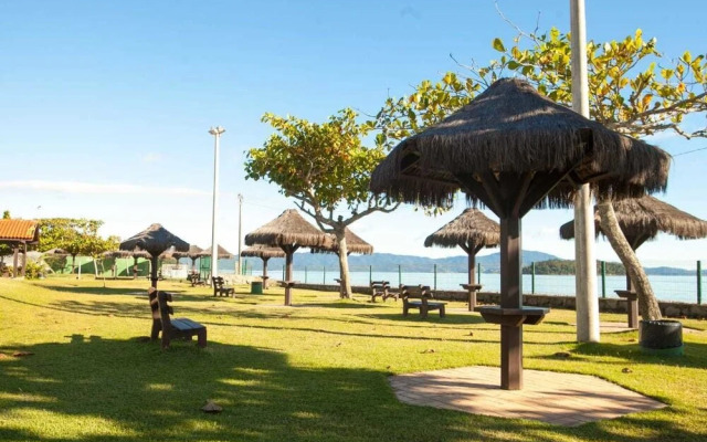 Tropical Hotel Residência / Rafael Almeida Imóveis