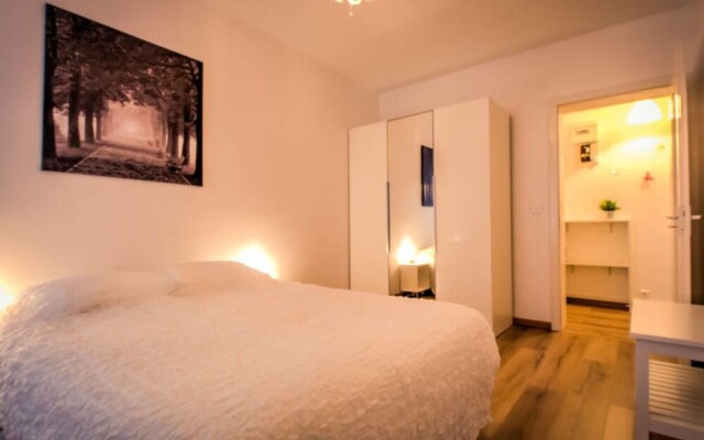 Nice 2 Rooms in European District