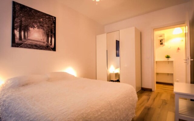 Nice 2 Rooms In European District