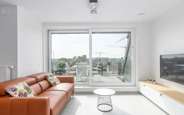 Newly Built Rooftop Flat With Sun-facing Terrace