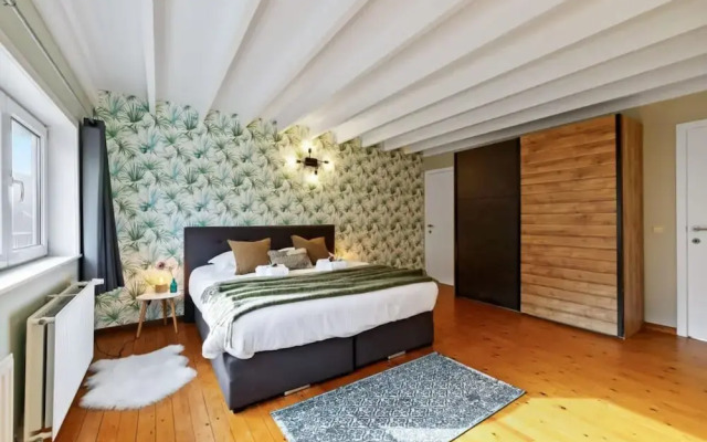 Spacious House With 3 Terraces