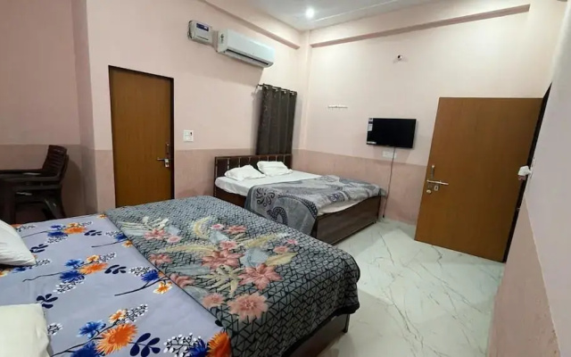 Amrit Guest House
