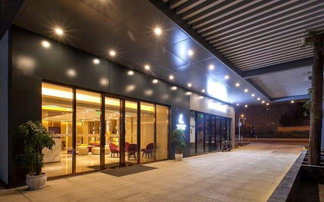 Lavande Hotels Wuhan Guanggu Yangjiawan Metro Station