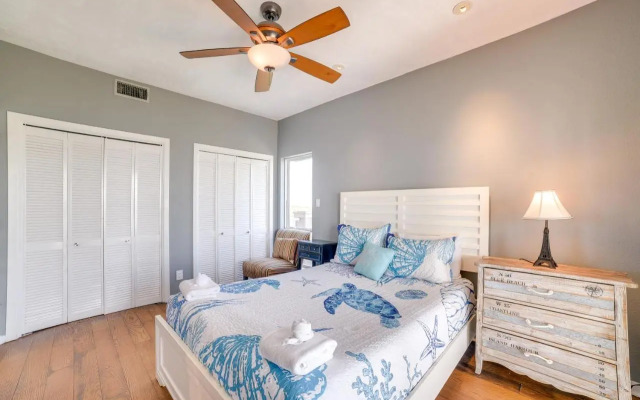 Oceanfront Galveston Beach House: Steps to Sand!