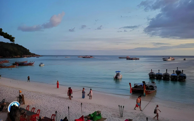 Charming Lipe Beach Resort