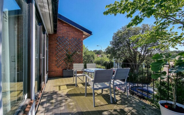 Nice Home in Västra Frölunda With Wifi and 3 Bedrooms