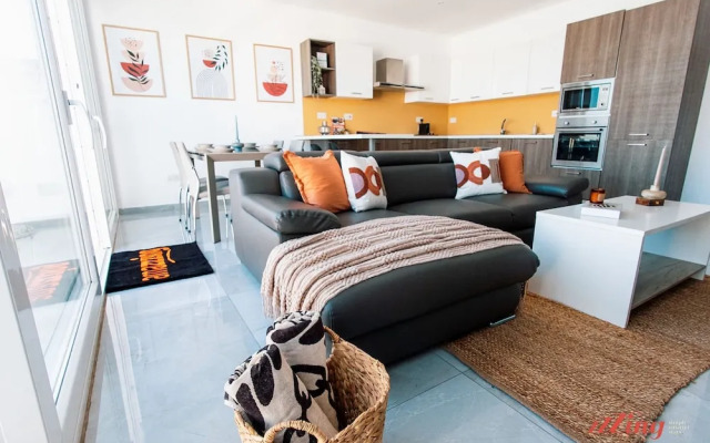 Seafront Penthouse With Unobstructed Sea Views