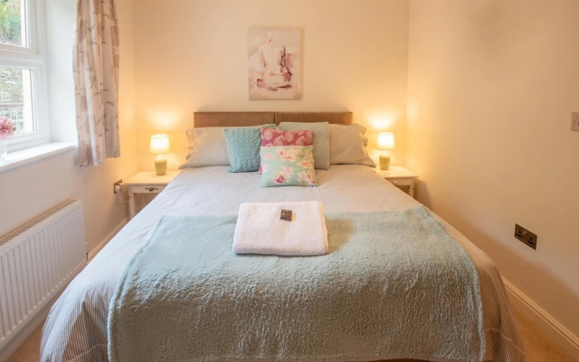Modern 2-Bed Flat In Tavistock Centre