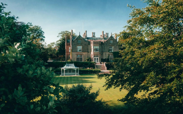 Falcon Manor Hotel