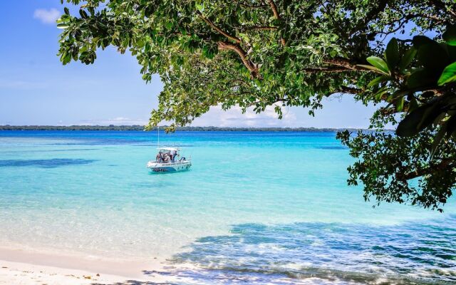 Barrier Beach Resort - Adults Only