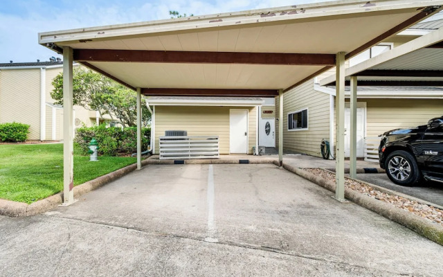Paddleboards, Life Vests: Lake Conroe Getaway!