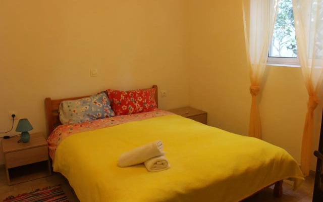 Aaron Apartments