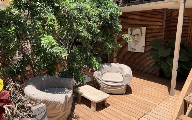 Eco Lodge