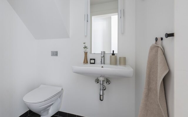 Sanders Main - Cozy 2-bdr Apt Close to Nyhavn