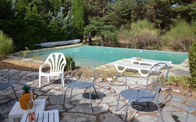 Pretty Holiday Home in Tourtour France Near Lake St. Croix