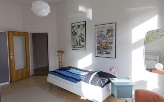 Stilvolle Altbauwohnung in zentraler Lage