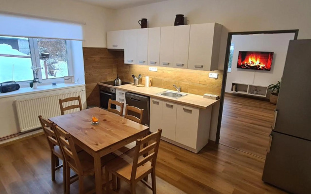 Chalupa Rochlitz s horkým koupacím sudem