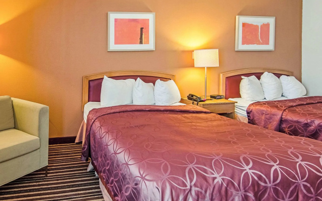Econo Lodge Inn & Suites Norton - Wise South