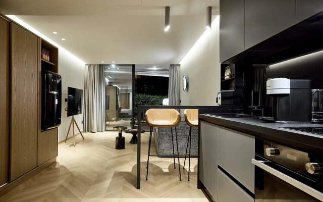 Cama Luxury Suites Kavouri