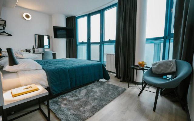Hotel Blue