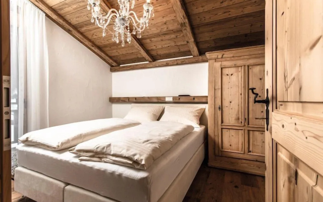 Uralp Royal by A-Appartments