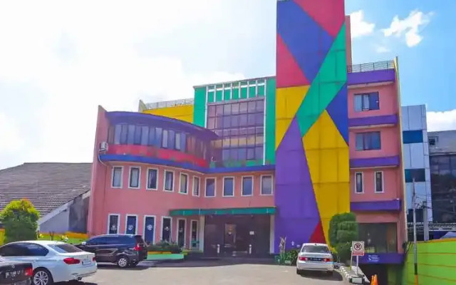 Townhouse OAK Hotel Fiducia Pasar Minggu