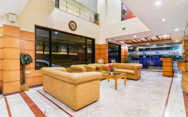 Super OYO Capital O 37664 Hotel Grand Plaza