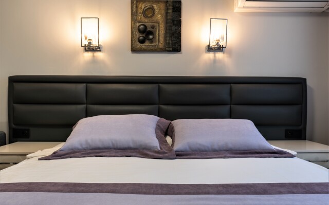 A Hotels & Suites