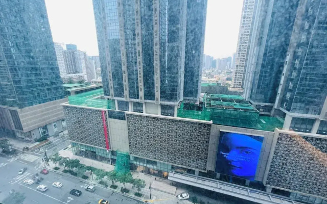 Uptown Parksuites BGC