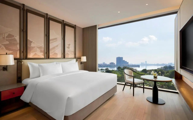 Dusit Le Palais Tu Hoa Hanoi