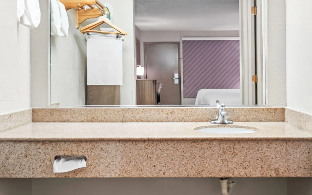 Days Inn by Wyndham Jacksonville NC