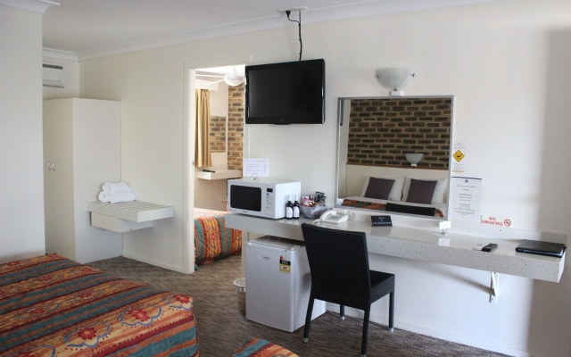 Top Of The Town Motel – Guest Rooms – Inverell