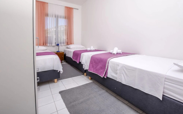 Studio Apartments Ivica