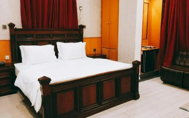 The Elet - Business Hotel