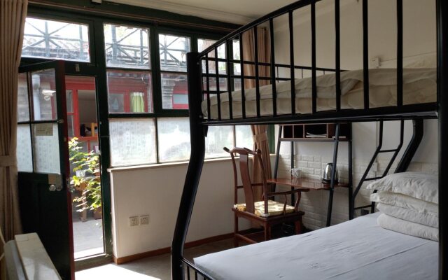 Beijing Templeside Lianlian Hutong Guest House