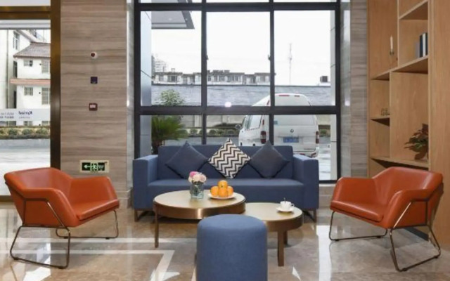 Kyriad Marvelous Hotel (Hanzhong High Speed Railway Station)