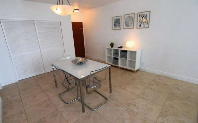 Spectacular 1 Bed 1 Bath @ Tides