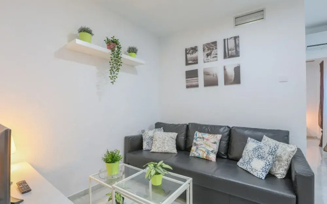 Divina in Sevilla With 1 Bedrooms and 1 Bathrooms