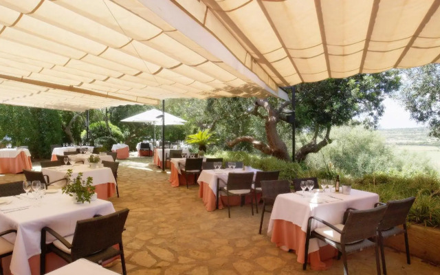 Reserva Rotana Hotel